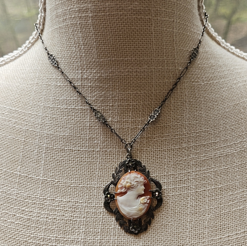 Vintage Cameo Sterling Silver Pendant Necklace - Picture 2 of 8